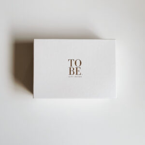 Large Pearly White Gift Box (33 x 24 x 11cm)