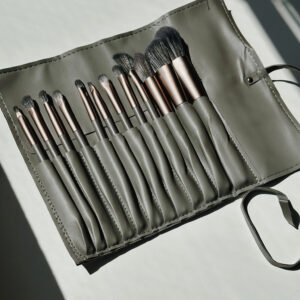 Make Up - Brush Set with Pouch - Grey