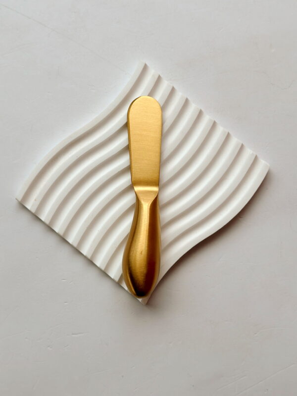 Homeware - Gold Cheese Knife (Butter Round Tip)