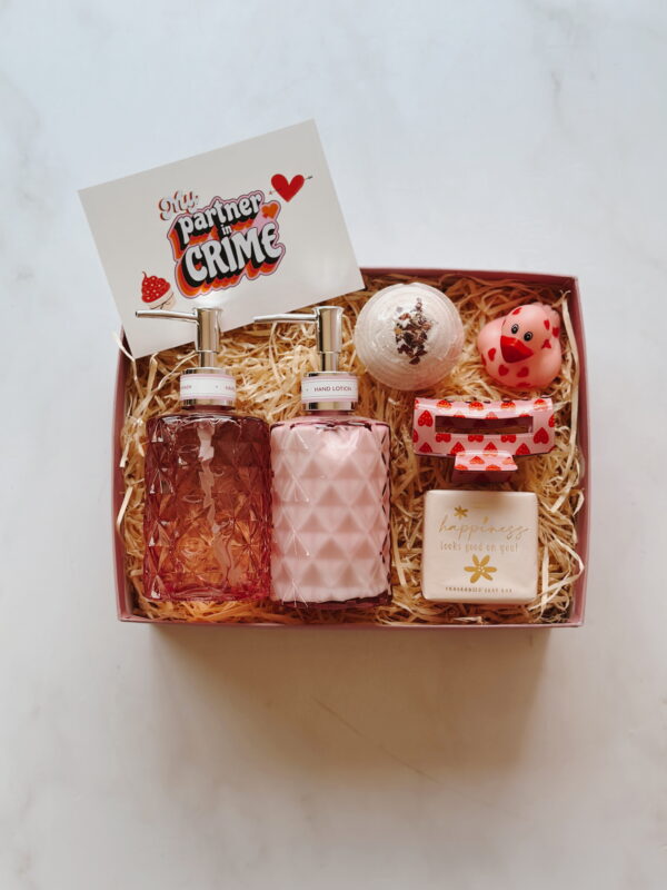 🩷  Ladies Valentine Pamper Box - Image 2