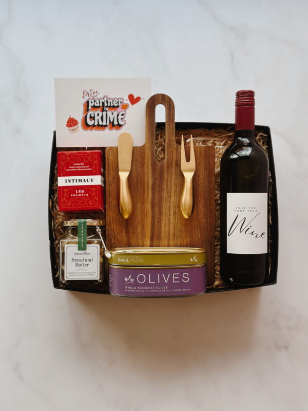 🩷 Lovers Cheese & Wine Box - Image 2