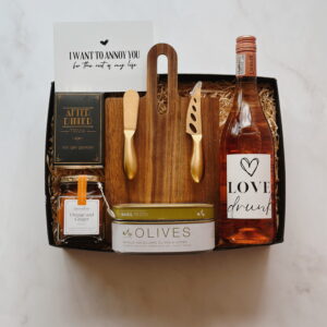 🩷 Lovers Cheese & Wine Box