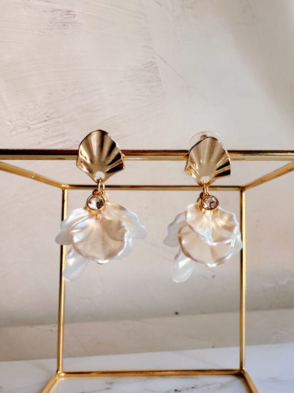 JEWELLERY - Earrings - White and Gold Shell with Diamond Studs
