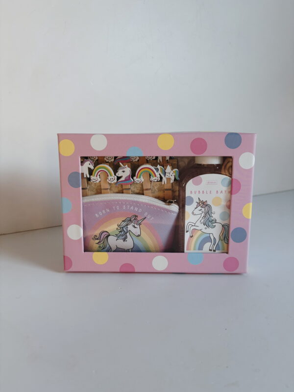 Unicorn A Magical Treat - 150ml Bubble Bath, Coin Purse (10 x 7cm) & 10 Wooden Pegs