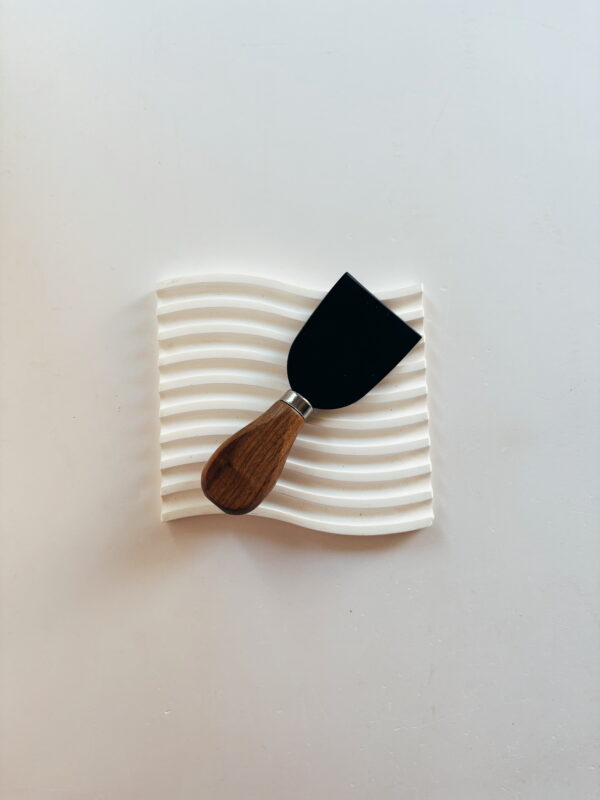 Homeware - Dark wood Cheese Knife (Black blade) (Broad Short)