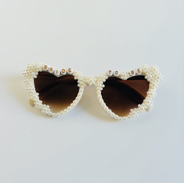 🌸 Sunglasses - Fine Pearl Hearts Bride To Be (Teens & Adults)