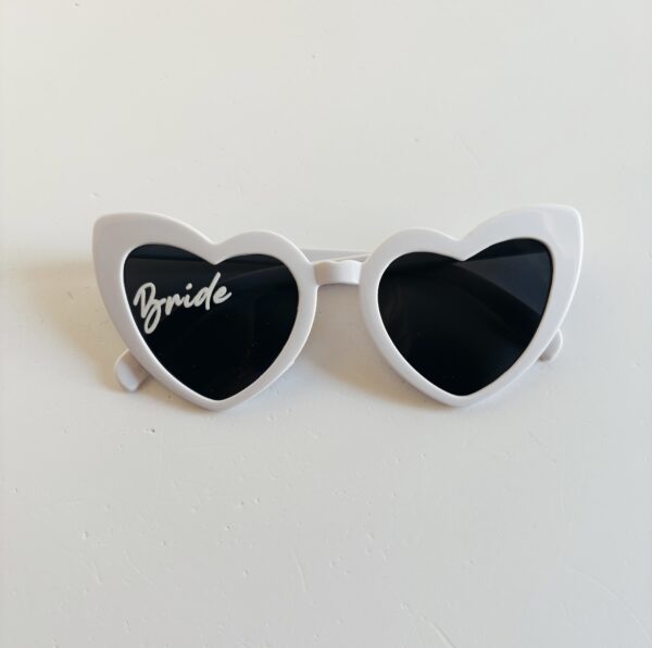 🌸Sunglasses - White Hearts Frame (Bride)