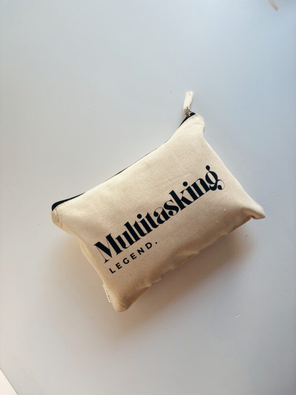 🌸🫶🏼Cosmetic Bag - Multitasking Legend. (Cream)