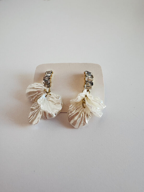 JEWELLERY - Earrings - Diamonds and flower petals
